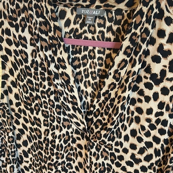 Roz & Ali Leopard Print Blouse | SIZE 3X - Picture 3 of 5